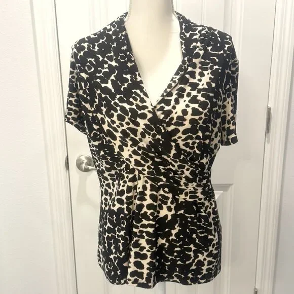 DKNY Shirt Women’s L Black Leopard Short Sleeve Wrap Top Blouse Ladies NWT - Picture 1 of 13